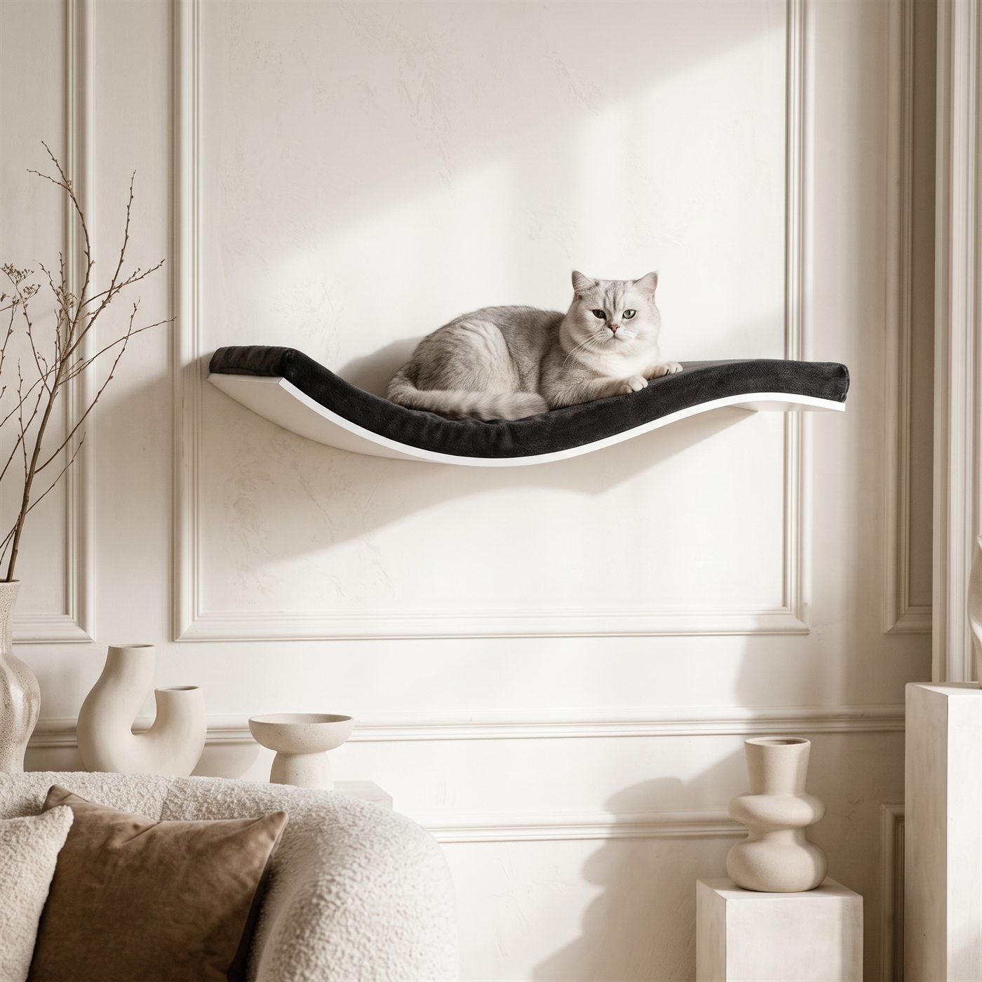 Wall-mounted cat bed – Lifestyle