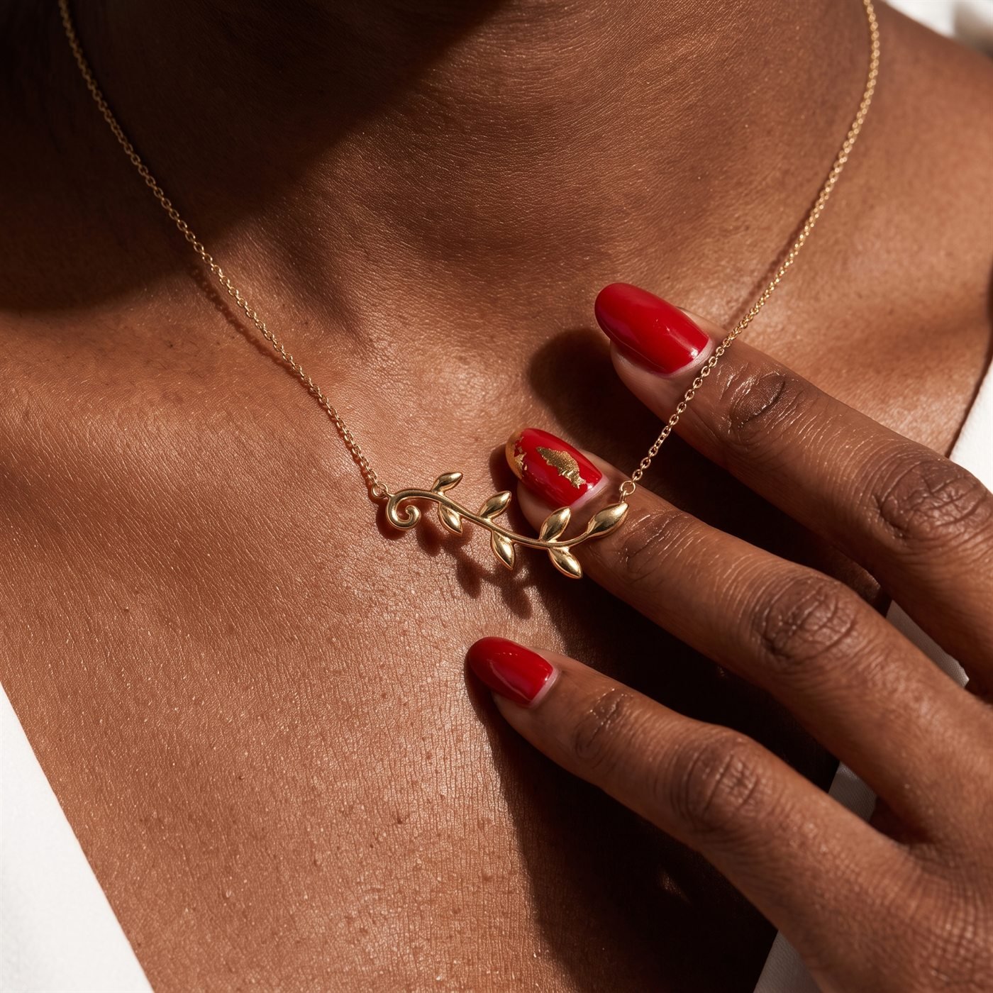 Olive branch necklace – Detail